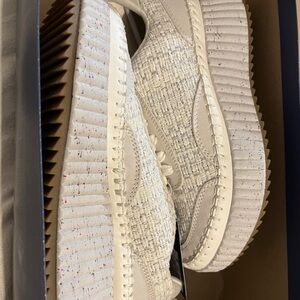 Stylish Cream Textured Sneakers